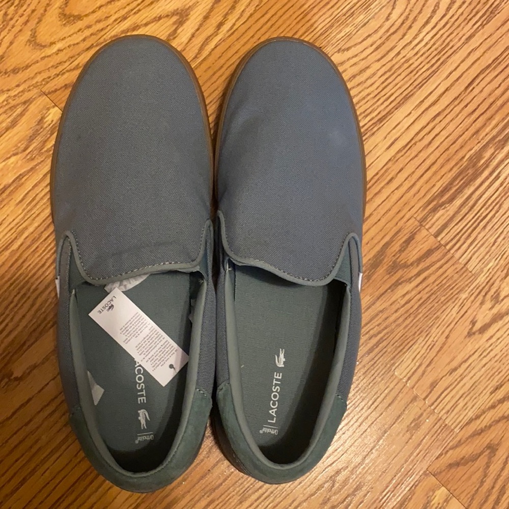 Shoes is new with tag. Not included shipping.